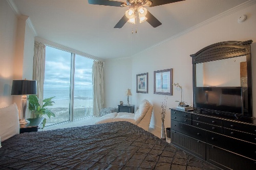 Sea Breeze 402 Deluxe - Two Bedroom Apartment image 3