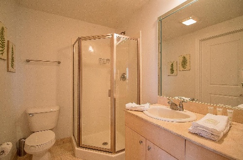 Sea Breeze 402 Deluxe - Two Bedroom Apartment image 4